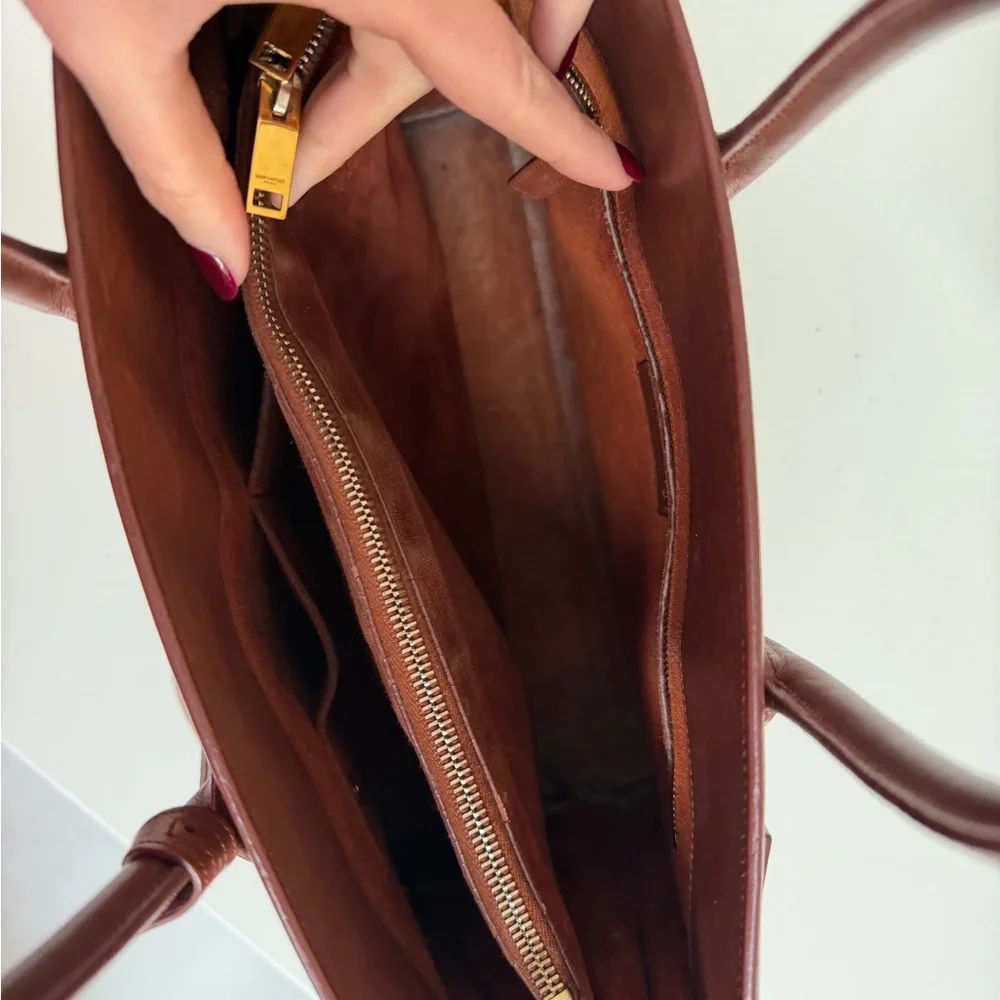 Yves Saint Laurent Sac de Jour (Large) – Camel Calfskin - Picture 4 of 15